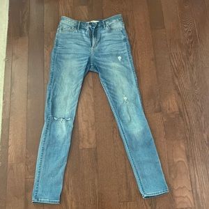 Hollister High-Rise Skinny Jeans